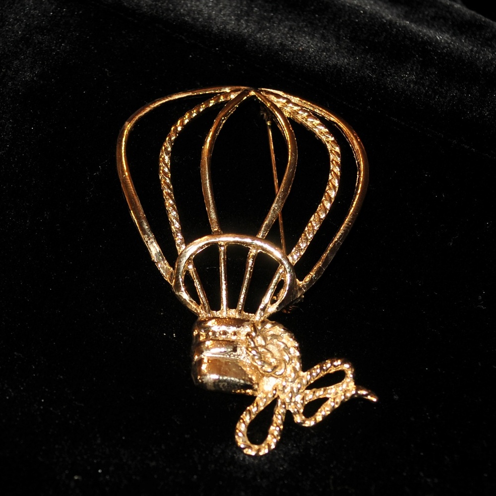 Gold Hot‎ Air Balloon Brooch 8035